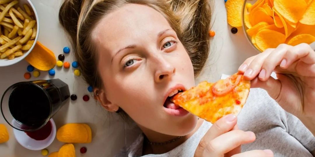 Вы тоже «заедаете» стресс? Откуда берется эмоциональное переедание и как его остановить