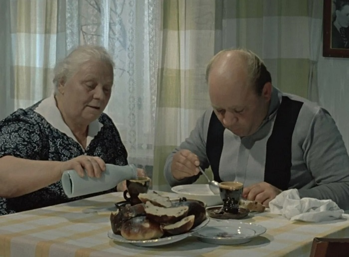 Бабушка из кино на метро, а дома — сейф, полный денег. Куда делись миллионы Екатерины Мазуровой