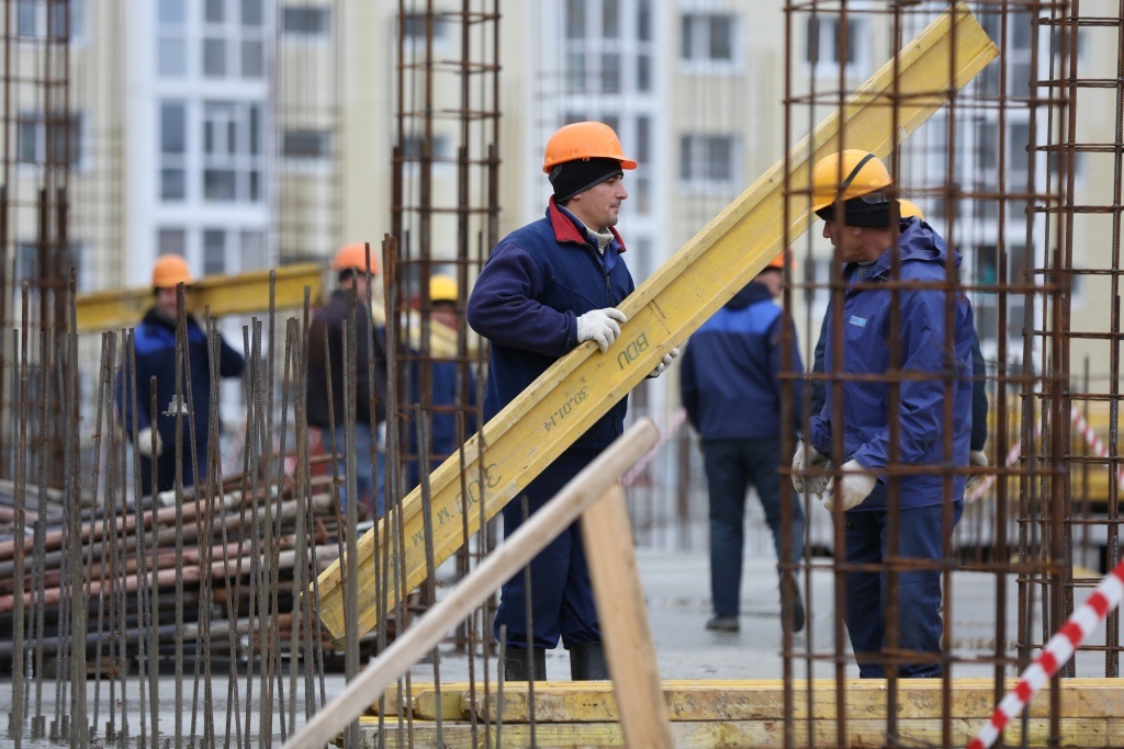    Мигрантов взяли под жесткий контроль