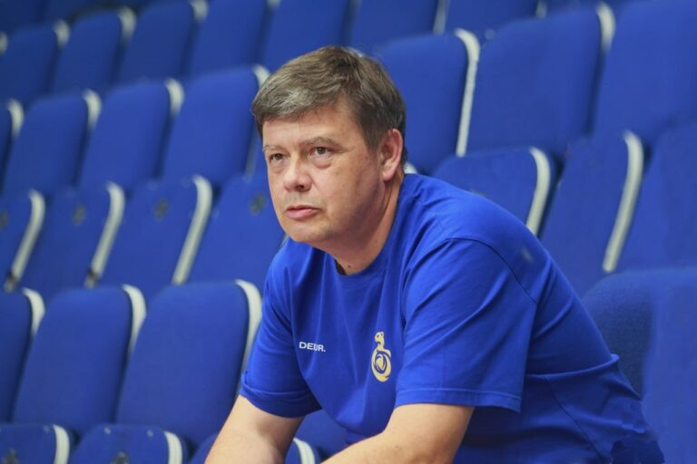    Врач волейбольного клуба «Оренбуржье» рассказал о поддержании здоровья игроков Антон Пичурин