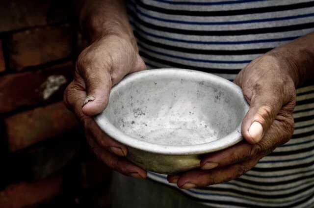    Какой смысл и продолжение пословицы «Голод не тетка»?