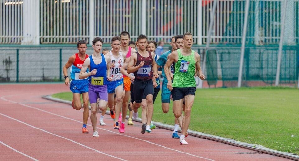    Бег на дистанцию на Чемпионате Московской области по легкой атлетике в Жуковском / Медиасток.рф
