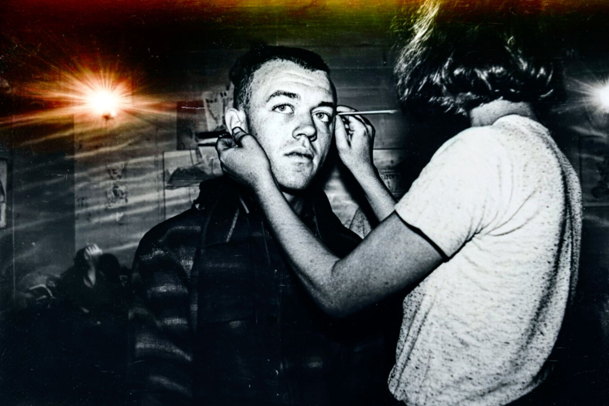 Нарцисс, несмотря на внешнюю уверенность, часто сомневается в себе