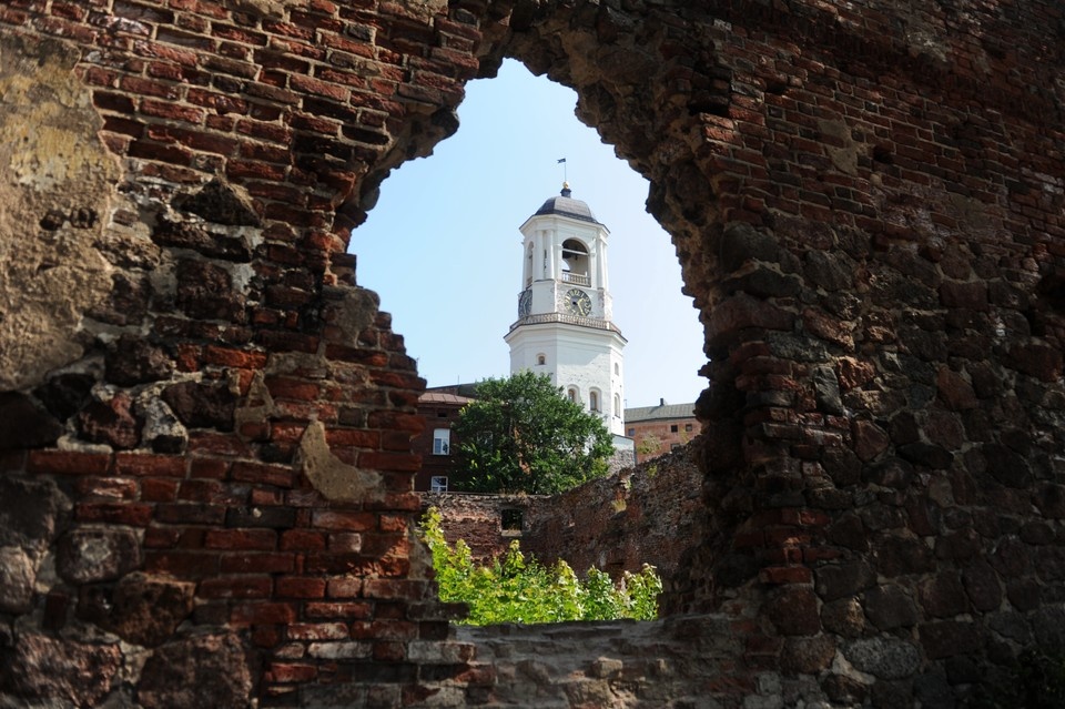    Дома - объекты культурного наследия нельзя ремонтировать за счет жителей, сказал Дрозденко. Юлия ПЫХАЛОВА