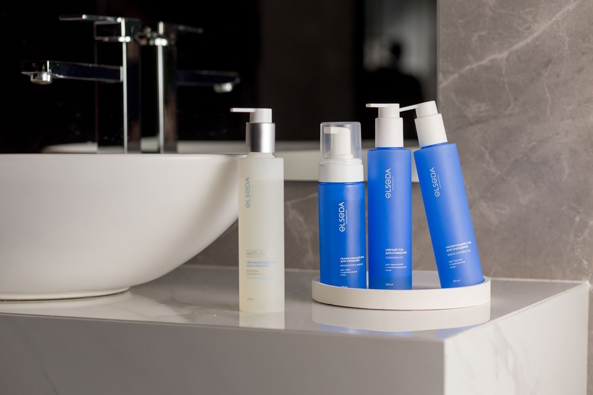 Гели и мусс для очищения кожи от ELSEDA имеют рН 5,5, а компоненты и текстура каждого продукта подобраны таким образом ,чтобы уже на этапе очищения подготовить кожу к дальнейшему уходу