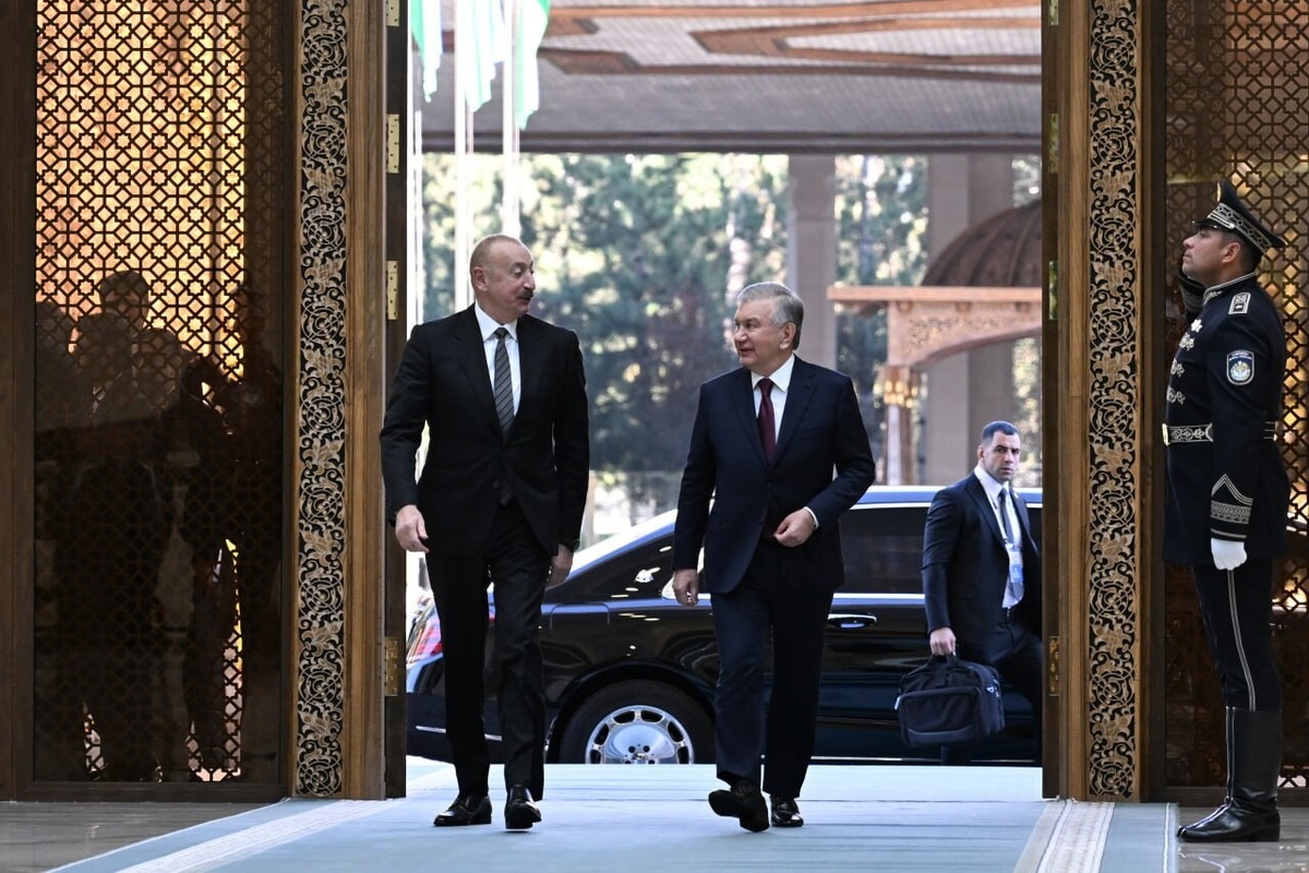    Президенты Шавкат Мирзиёев и Ильхам Алиев договорились об углублении стратегического партнерства и наращивании всестороннего сотрудничества между Республикой Узбекистан и Азербайджанской Республикой. Источник фото: официальный сайт Президента Республики Узбекистан.