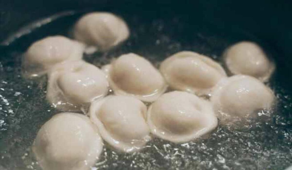     Пельмени. Источник: ngs55.ru Автор фото: Елена Латыпова / NGS55.RU