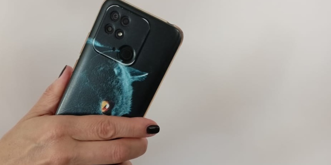 Продажи смартфонов в России упали