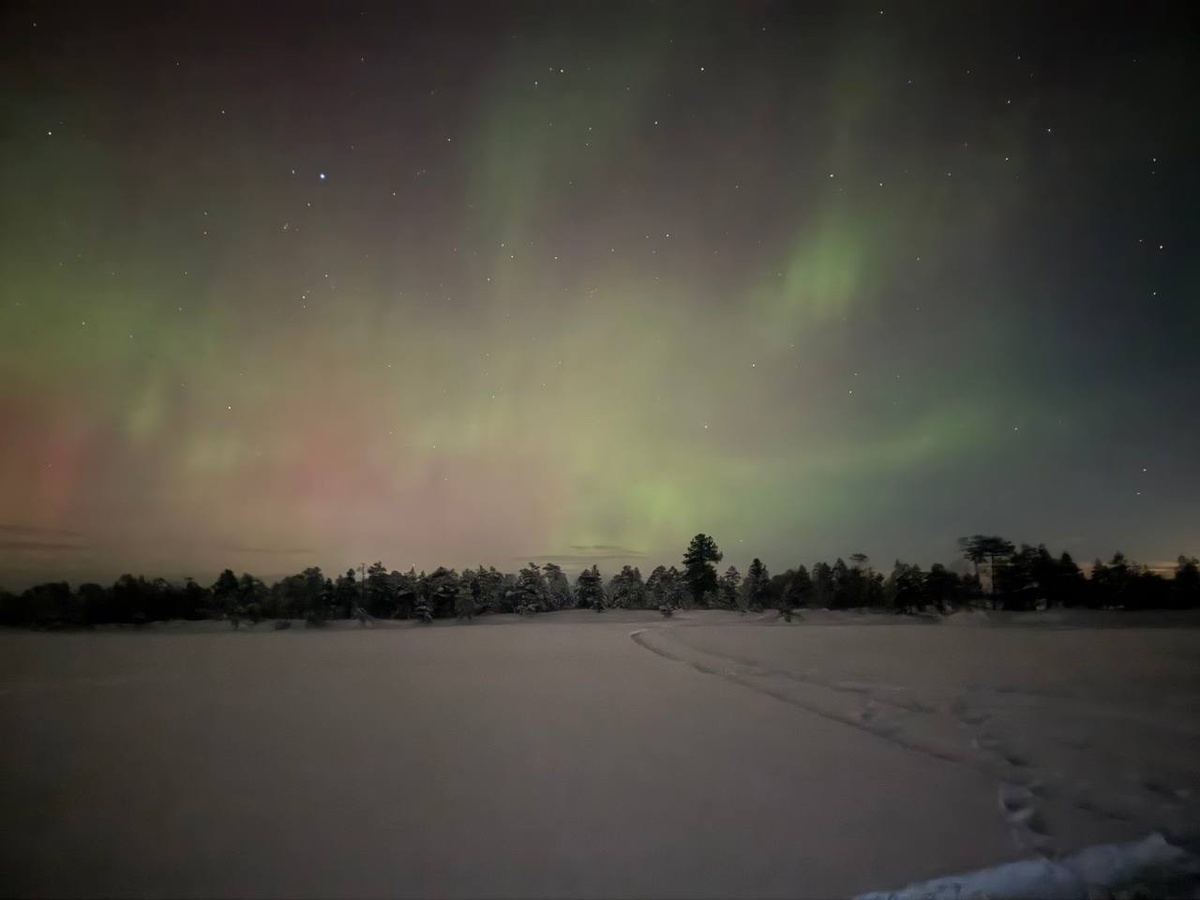    Южные северные сияния