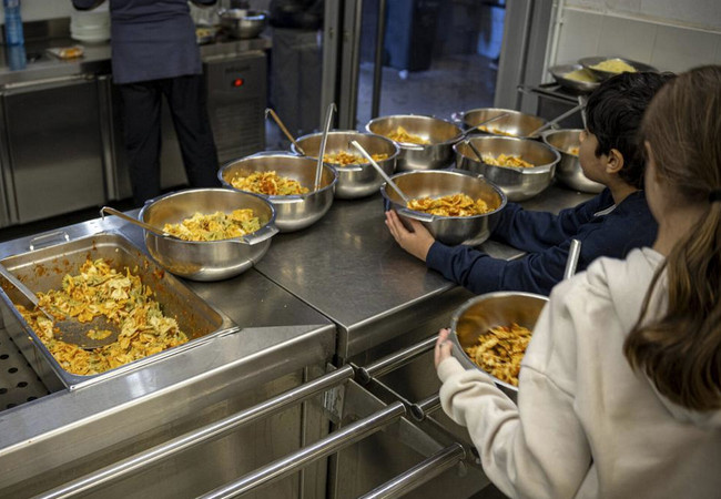 Барселона готовится расширить школьную программу по спасению еды и поддержке уязвимых семей