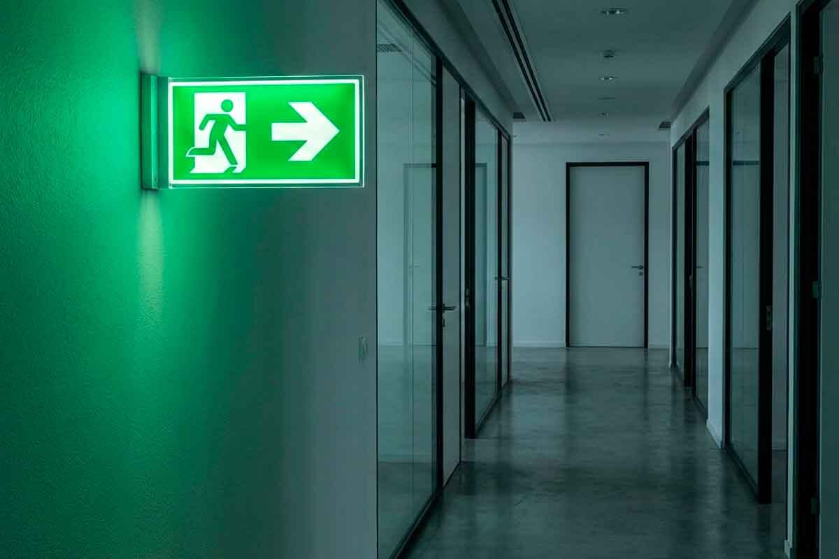 Световые табло: маяки в темноте