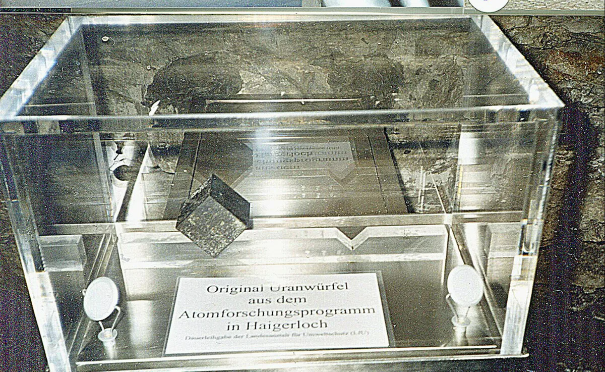 Оригинальный немецкий урановый куб