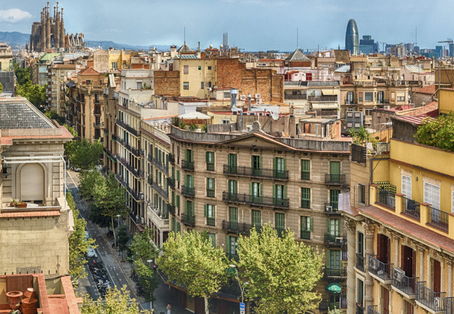 150 евро за ночь и ни одной лицензии: как жильё в Барселоне превратили в теневой бизнес
