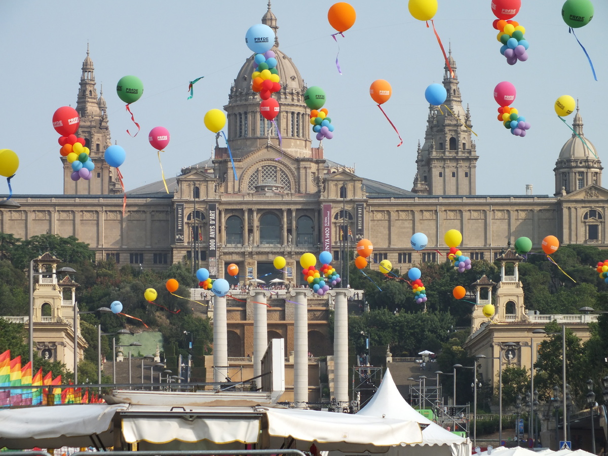 На площади Каталонии