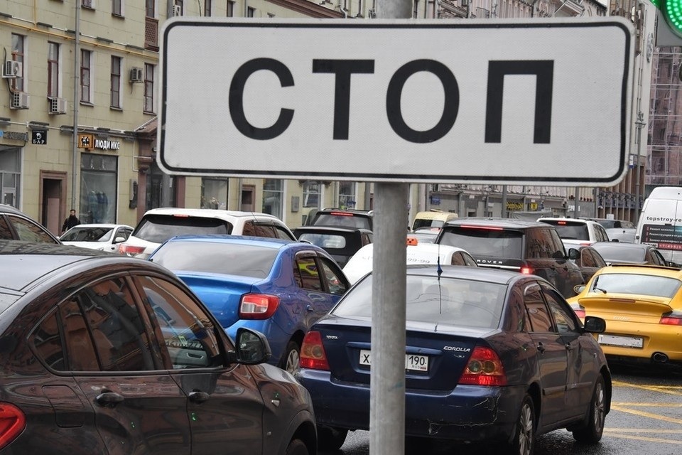    В Новосибирске введут ограничения на парковку. Владимир ВЕЛЕНГУРИН