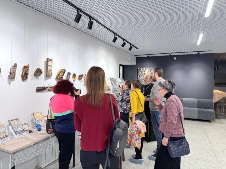    В центральной библиотеке Оренбурга открылась выставка «Милая старина» Оренбуржье