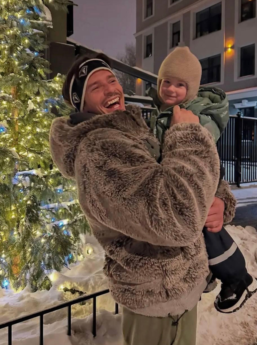    Даниил Наумов с дочерью. Фото: Instagram (Запрещён в РФ) @starshenbaum_anna