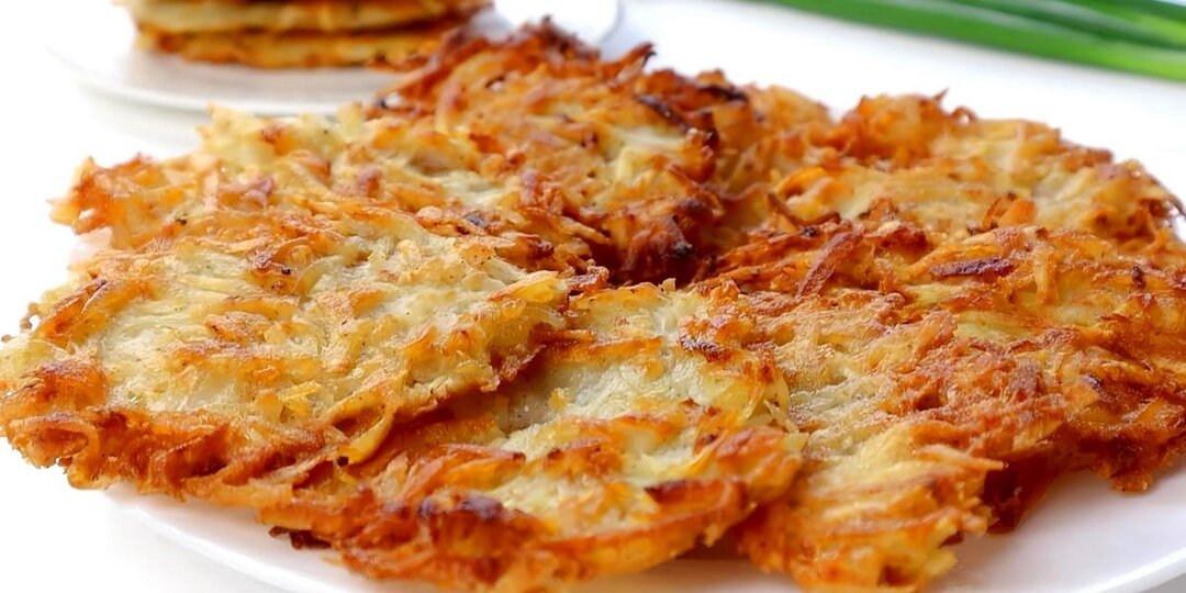 Картофельные драники — хрустящие снаружи и нежные внутри