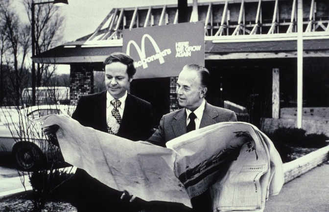 Рэй Крок, "отец" современной McDonald's, 1950-е годы — визионер, превративший локальный бизнес в империю.