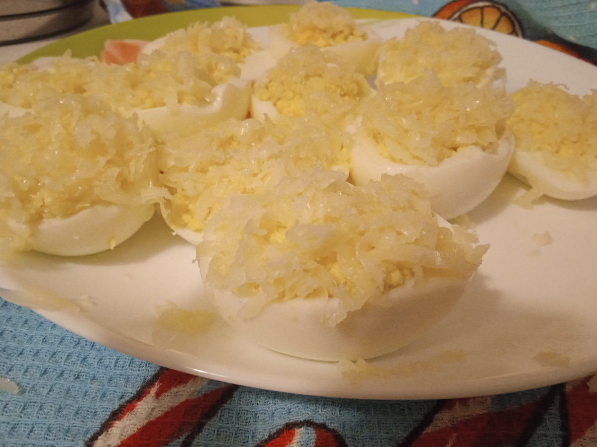 Яйца с сыром. 