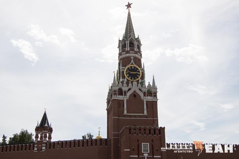    ЕАН. Спасская башня Кремля