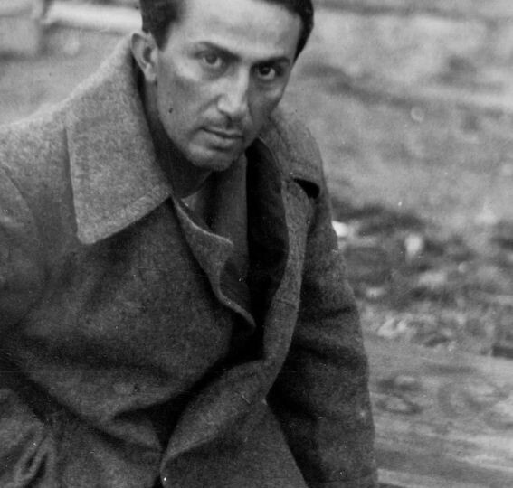 За колючей проволокой взгляда: почему сын Сталина не стал ни героем, ни предателем