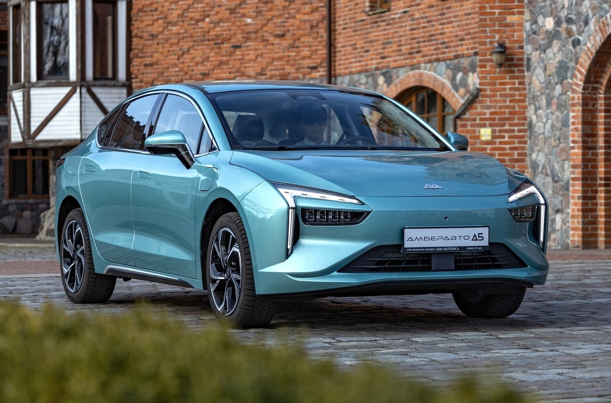   Всего в России было продано 1126 электромобилей модели A5