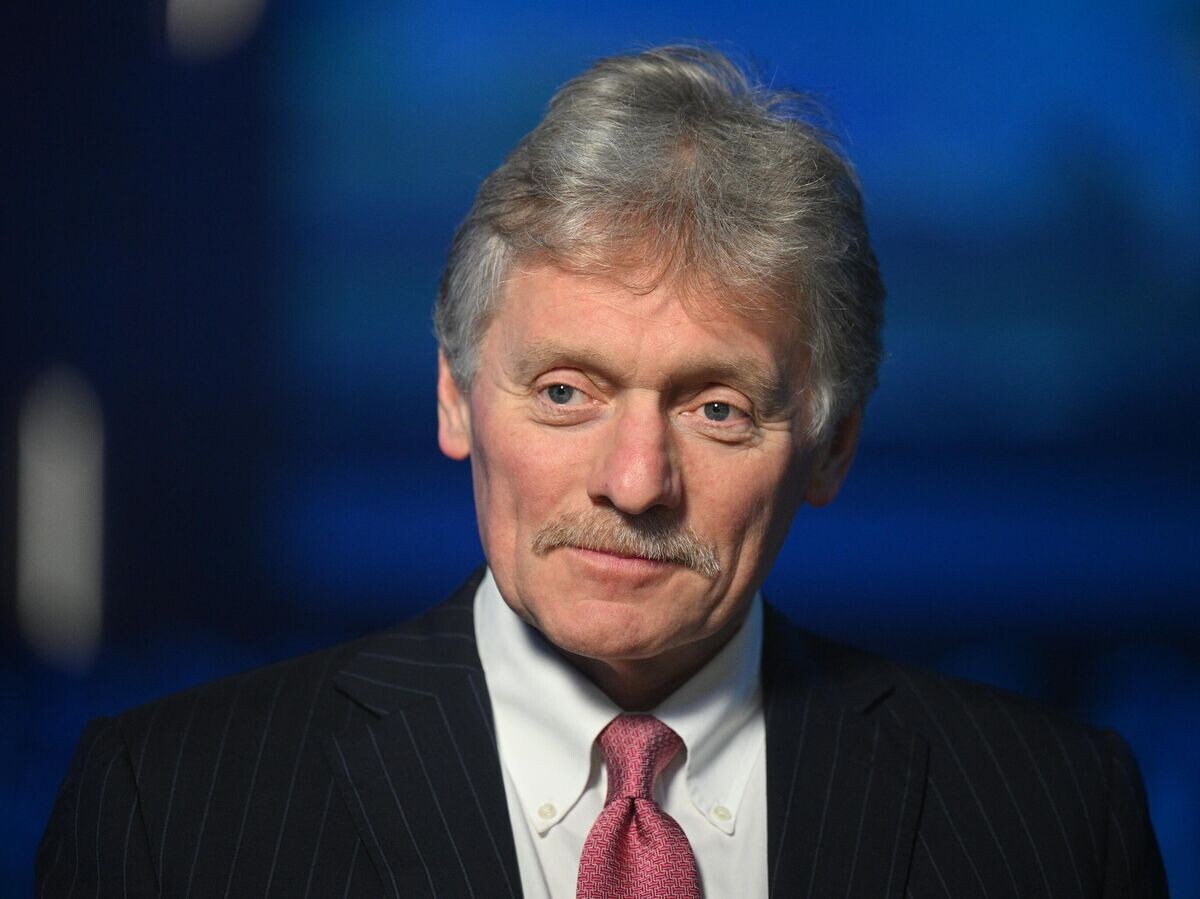    Подготовка площадки для прямой линии и пресс-конференции президента РФ В. Путина© РИА Новости . Рамиль Ситдиков