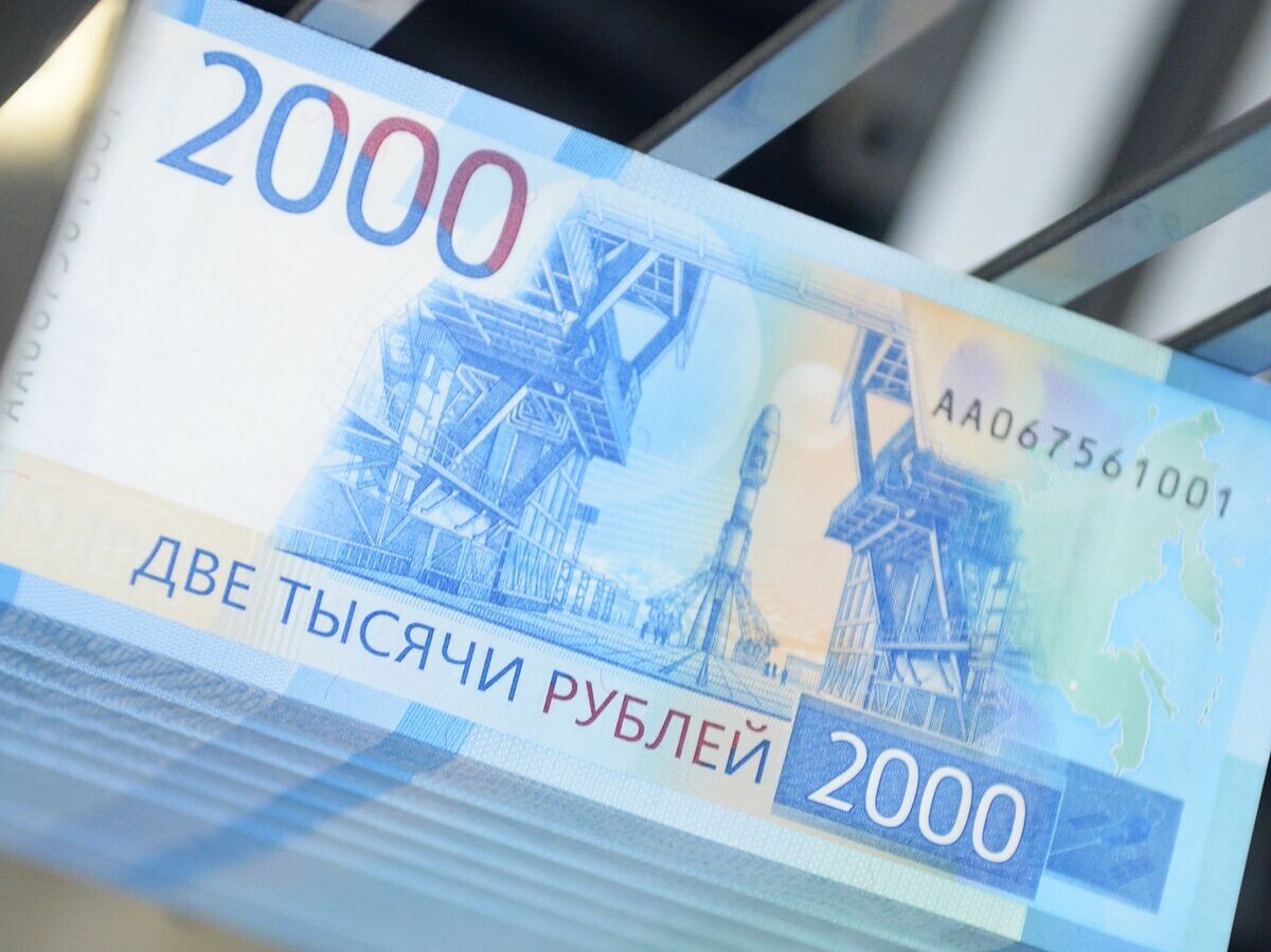    Денежные купюры номиналом 2000 рублей© РИА Новости . Павел Лисицын