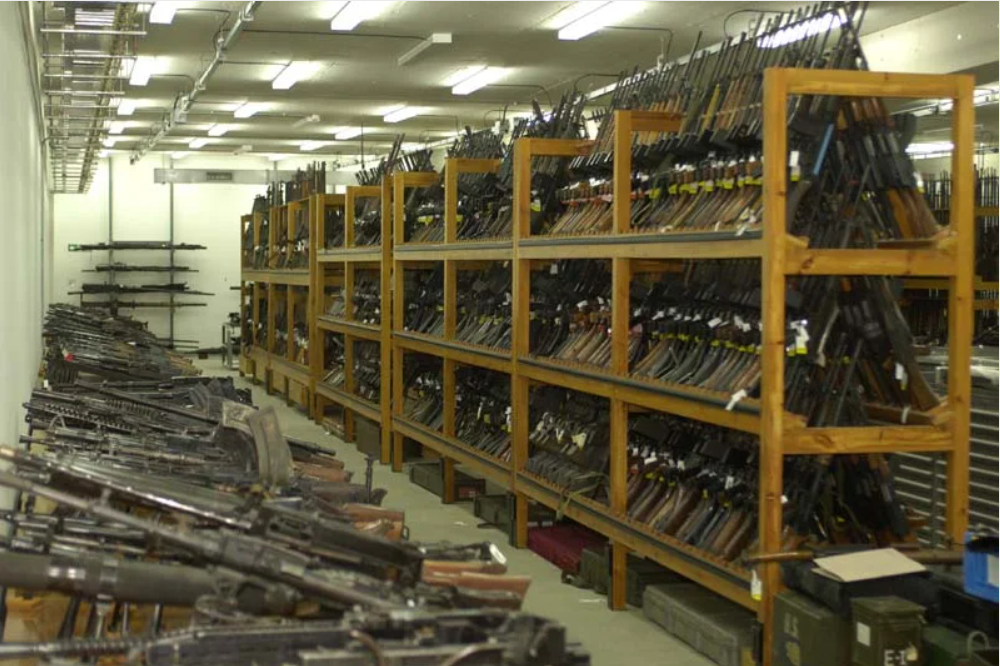 Ранее применявшиеся в РФ / СССР типы стеллажей. ФОТО: www.militaryimages.net (№1); А. Краус (№2).  