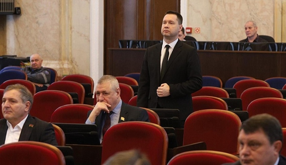 В парламенте Кубани появился новый член фракции Единая Россия.  Фото: Фото: предоставлено пресс-службой Законодательного собрания Краснодарского края