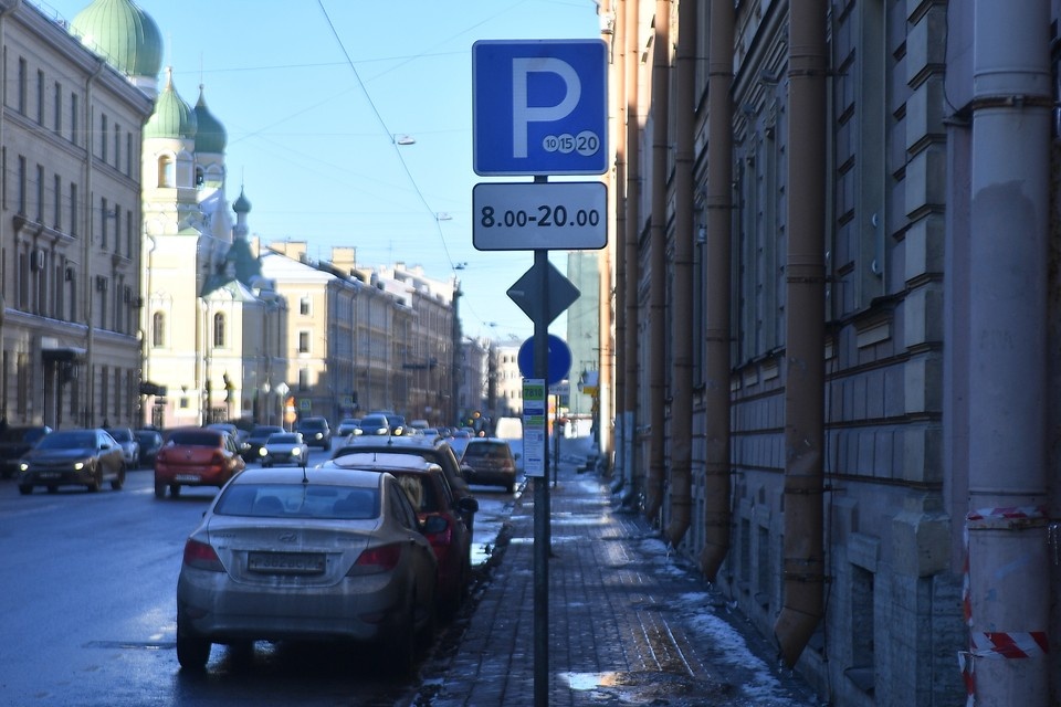    Почти 18 тысяч машин были припаркованы со снятыми номерами. Алексей БУЛАТОВ