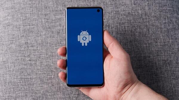 Как создать тревожную кнопку на Android — удалит личные данные в момент