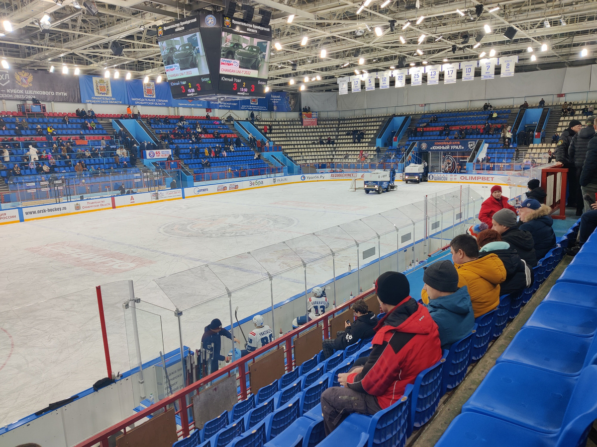 На хоккейном матче в Орске