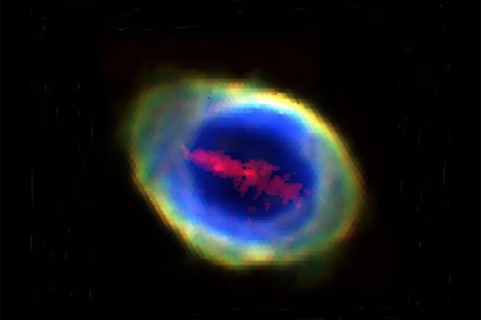    Ионизированное железо в туманности может свидетельствовать о том, что на этом месте была планета, похожая на Землю.