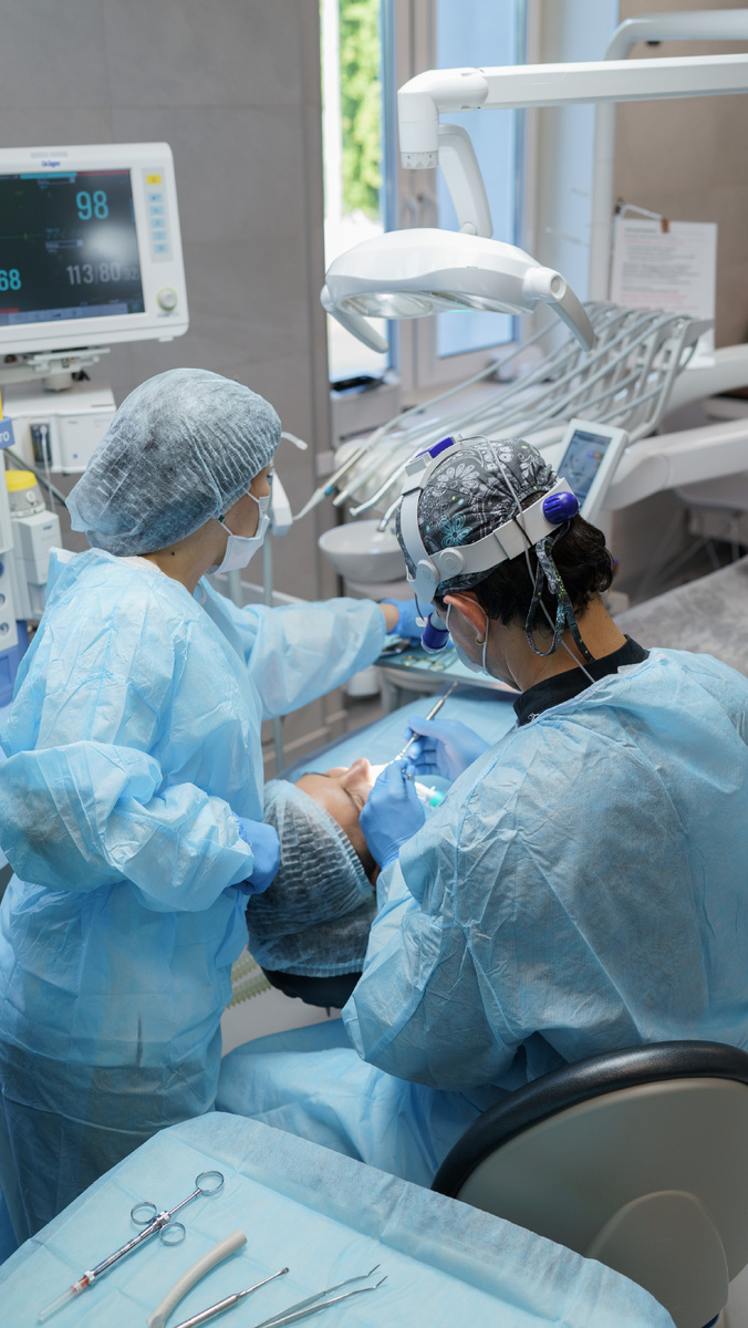 Фотография взята с сайта стоматологии Дмитрович Фэмили https://www.dmitrovich.ru/