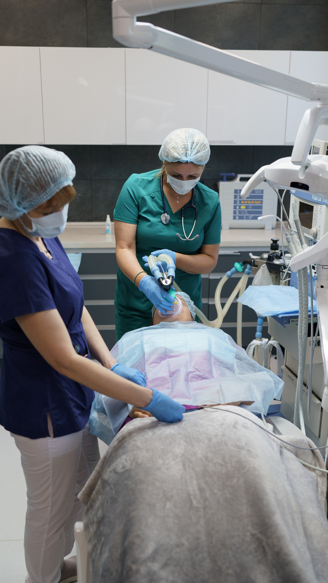 Фотография взята с сайта стоматологии Дмитрович Фэмили https://www.dmitrovich.ru/