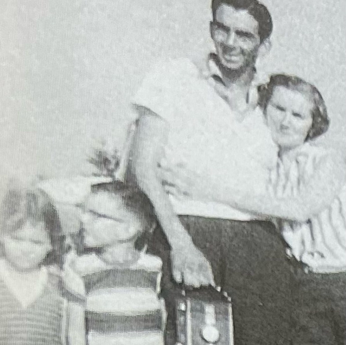 Вельма Барфилд со своим первым мужем и детьми