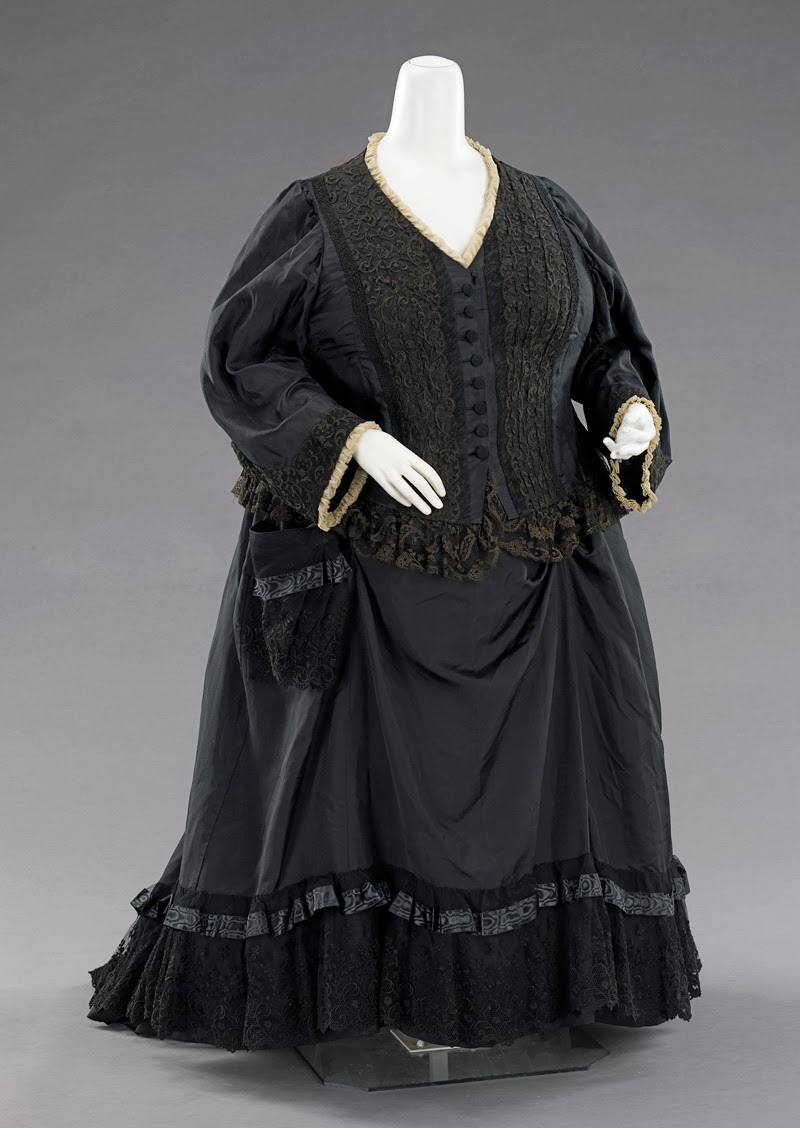 Подлинное платье Королевы Виктории образца 1870-х годов.