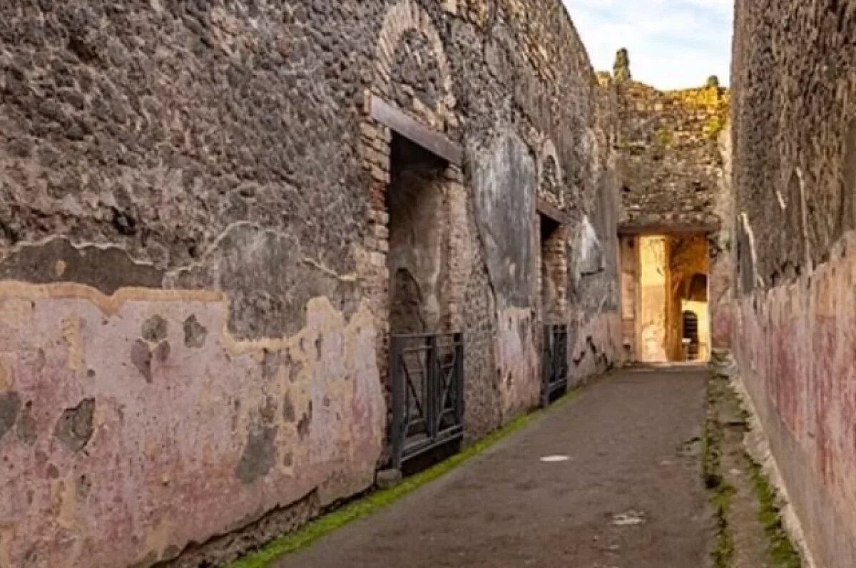    Ученые нашли 2000-летнее непристойное граффити в Помпеях