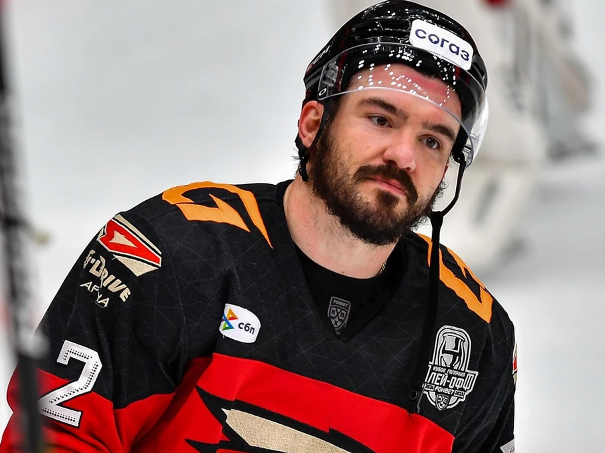    Хоккеист Павел Коледов | © Фото : ХК "Авангард"