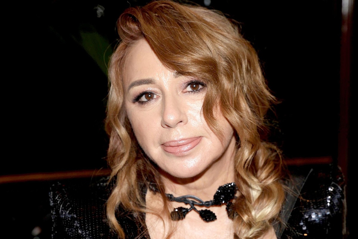     «Люди, давайте не будем про голую попу и возраст»: Алена Апина показала фигуру в купальнике на Ямайке