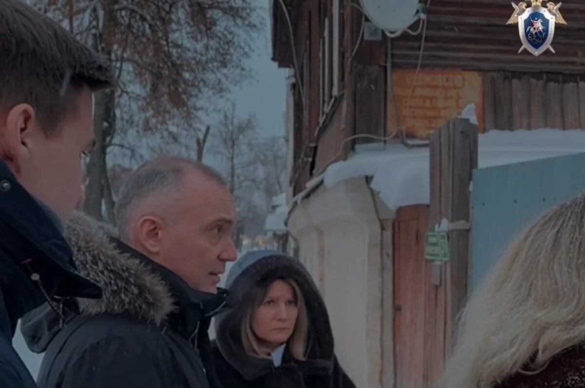    Глава СУ СК встретился с жильцами аварийного дома на ул. Тургенева в Туле