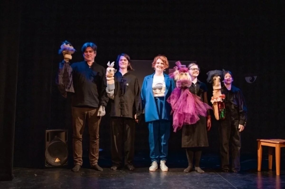    Семейный театр «Клюшки».