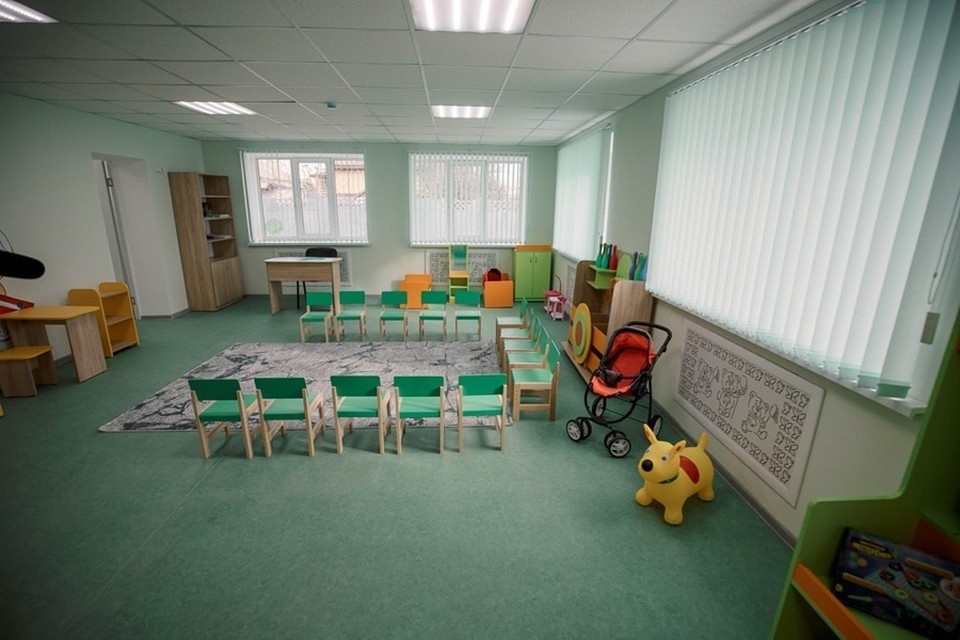    С 1 сентября 2026 года в Мариуполе после капремонта откроют 2 школы и 3 детсада. Фото: ТГ/Кольцов
