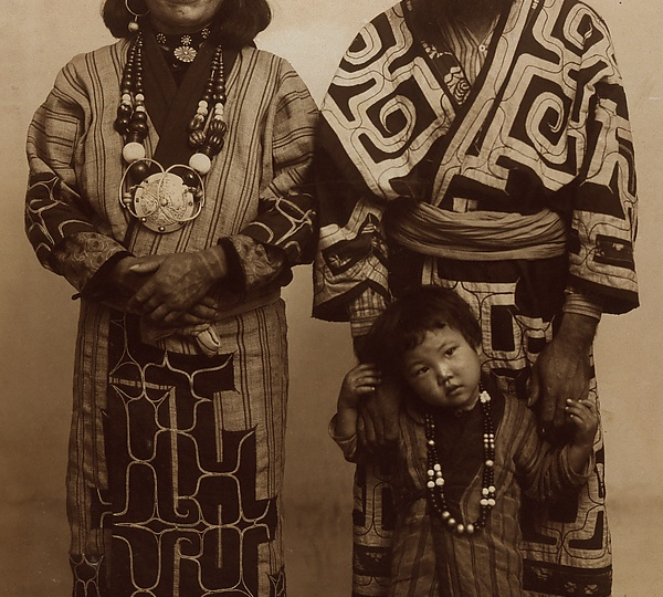 Запрещённые ритуалы и тайная война: народ, который Япония старается забыть