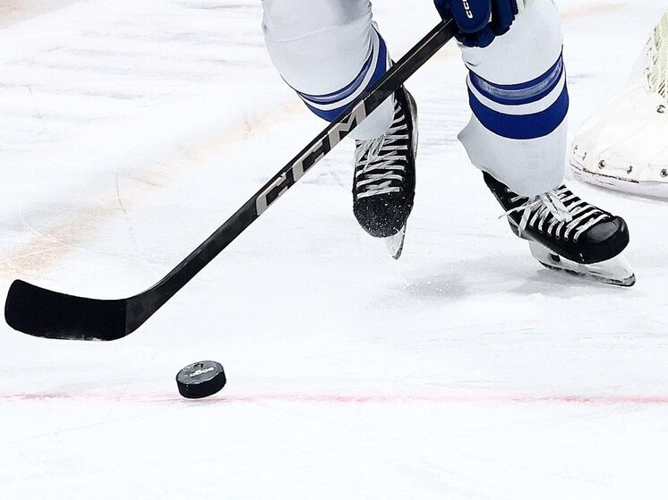     В текущем сезоне Коледов провёл за «Адмирал» 43 матча, набрав 7 очков (3 гола + 4 передачи). С октября по декабрь 2025 года он был капитаном команды. Фото: МК в Питере/Дарья Иванова