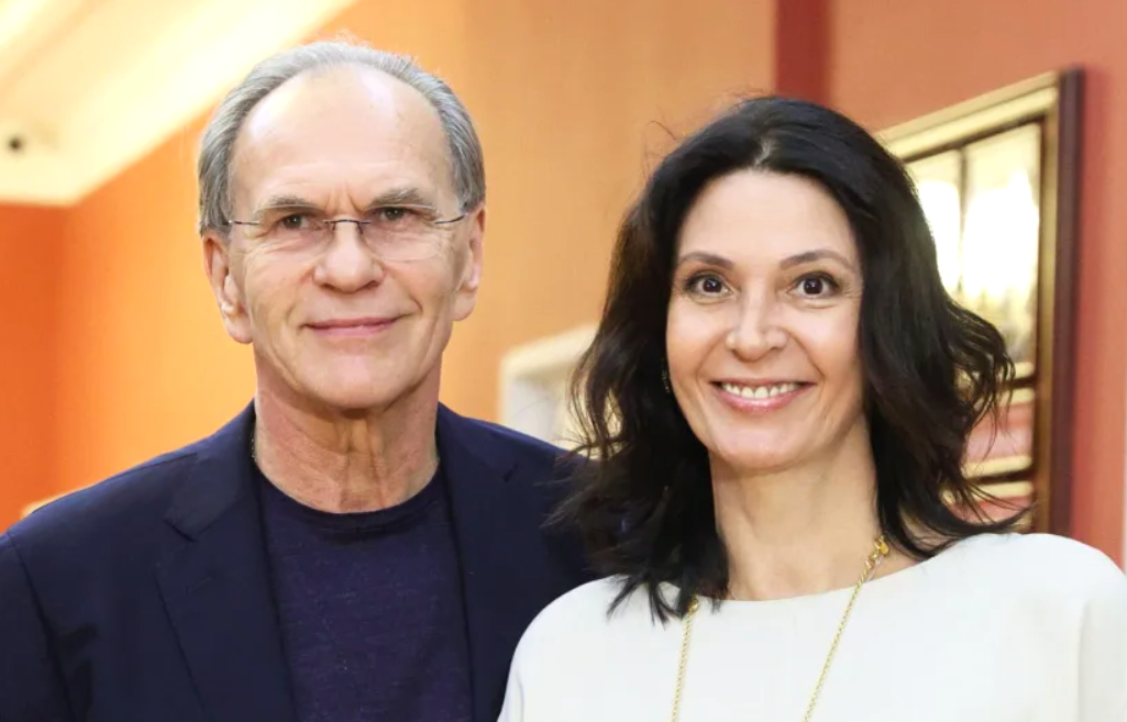 на фото Алексей Гуськов с женой Лидией Вележевой