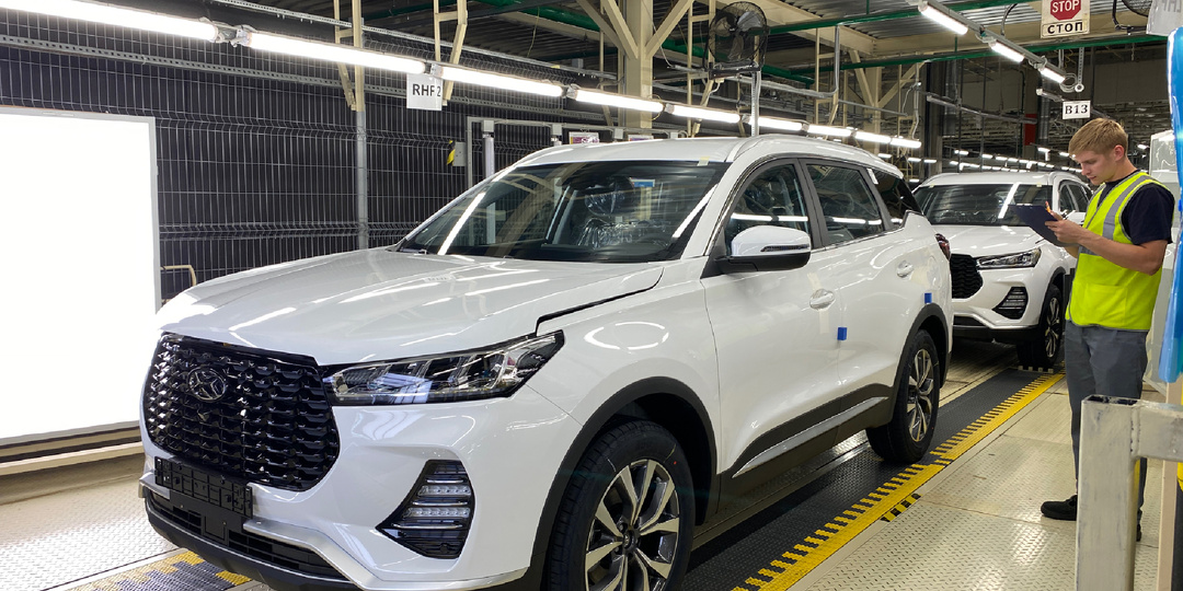 Кнут вместо пряника: как проблемы российского автопрома решают за счет россиян