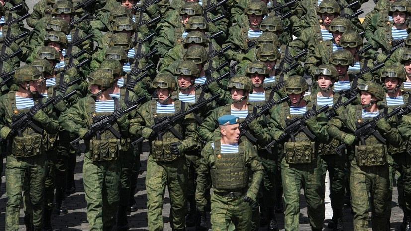     ППК-20 в руках военнослужащих на Параде Победы РИА Новости Александр Вильф